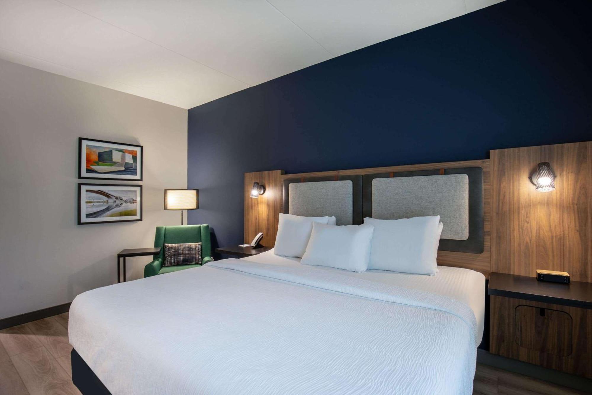 La Quinta Inn & Suites By Wyndham Chattanooga Downtown/South エクステリア 写真
