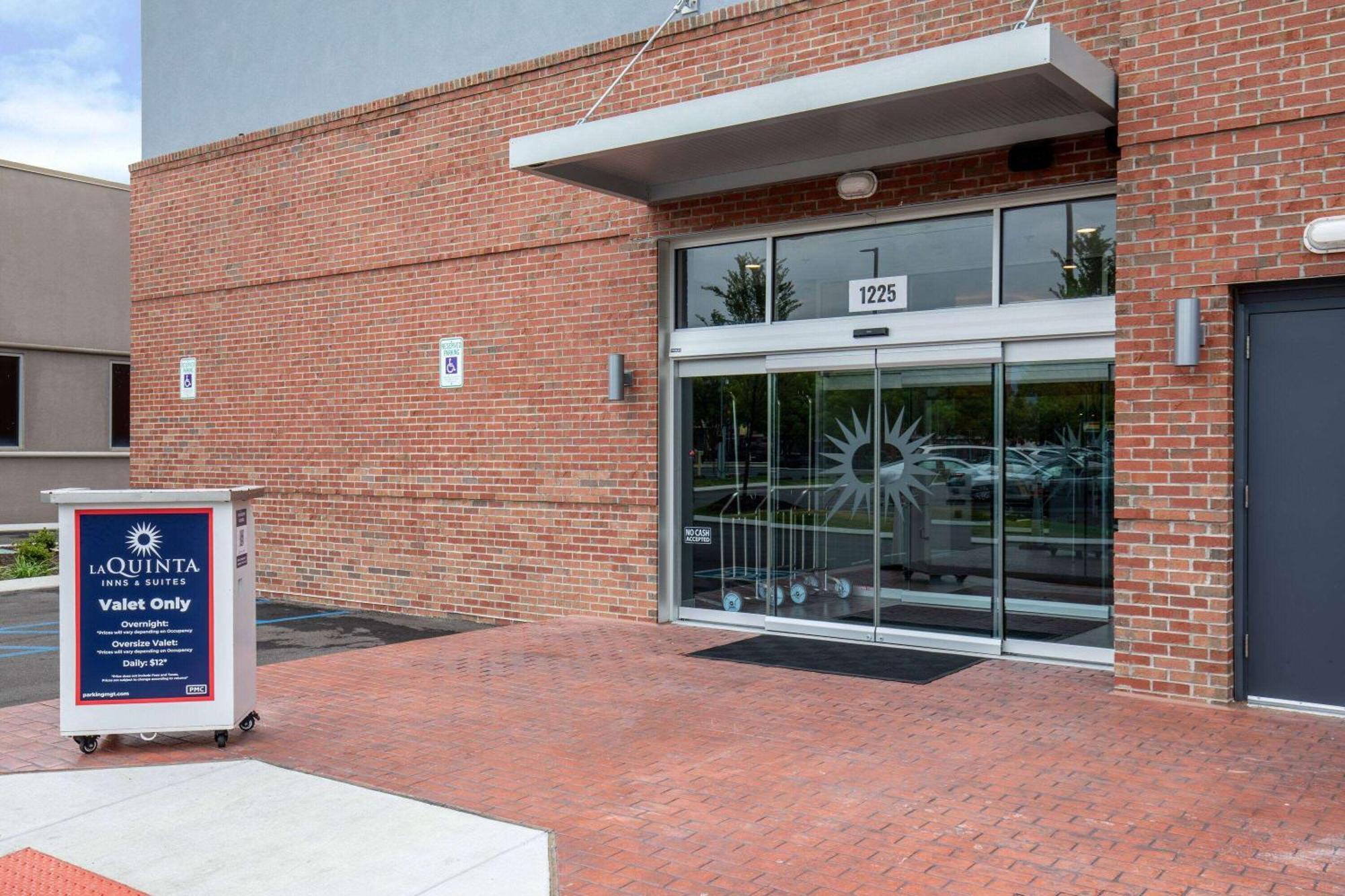La Quinta Inn & Suites By Wyndham Chattanooga Downtown/South エクステリア 写真