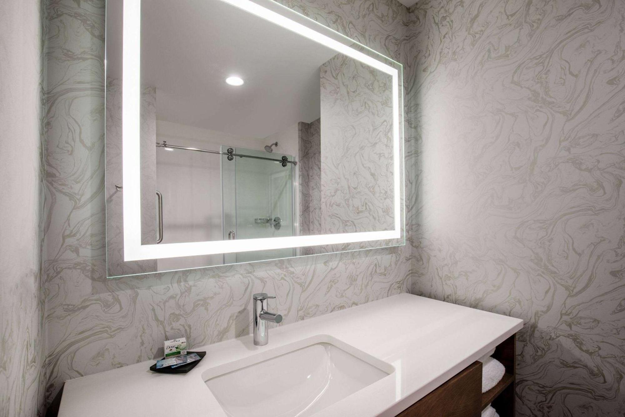 La Quinta Inn & Suites By Wyndham Chattanooga Downtown/South エクステリア 写真