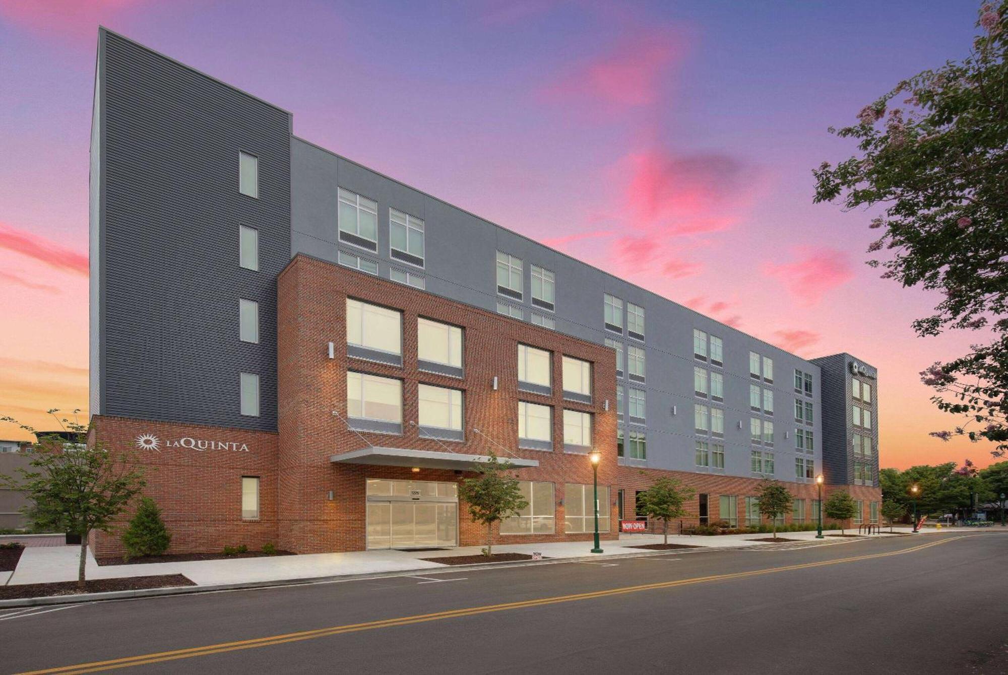 La Quinta Inn & Suites By Wyndham Chattanooga Downtown/South エクステリア 写真